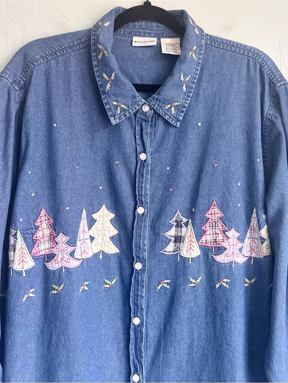 Vintage White Stag Women’s Denim Button Up Shirt Embroidered Holiday Cottagecore